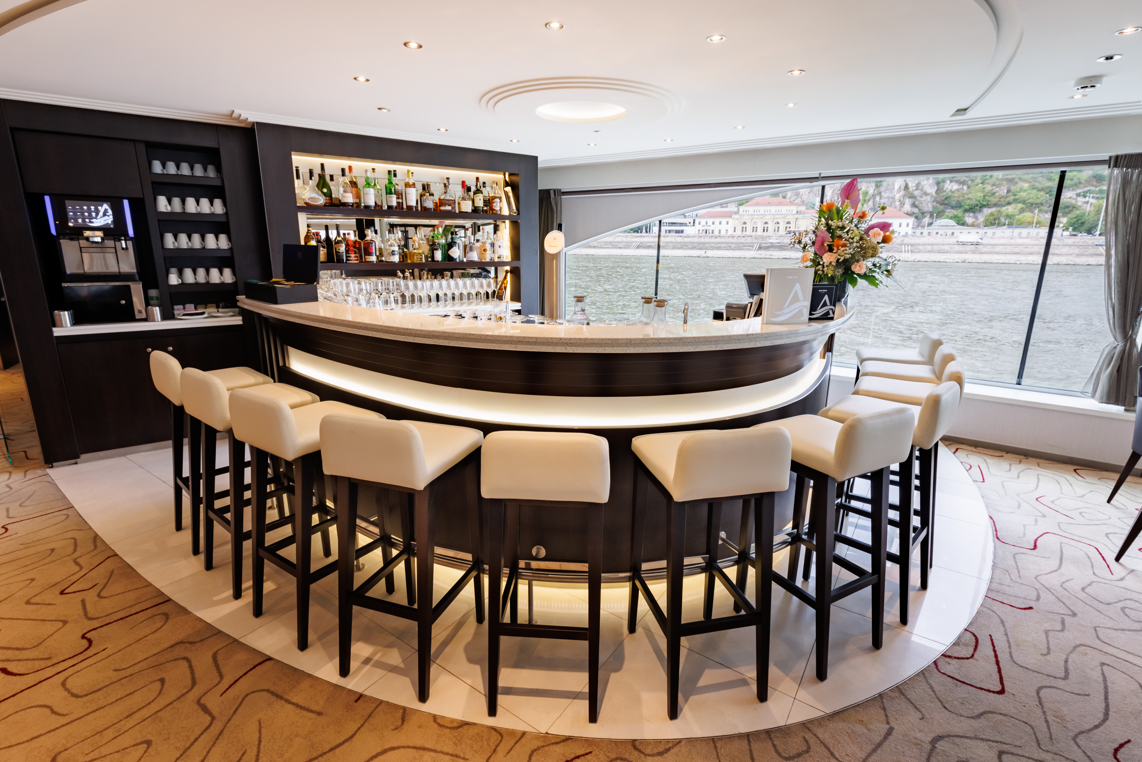 Avalon Tranquility II - Panorama Lounge